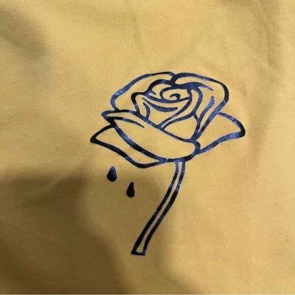 Yellow Rose Printed T-Shirt Size Small - Picture 3 of 4